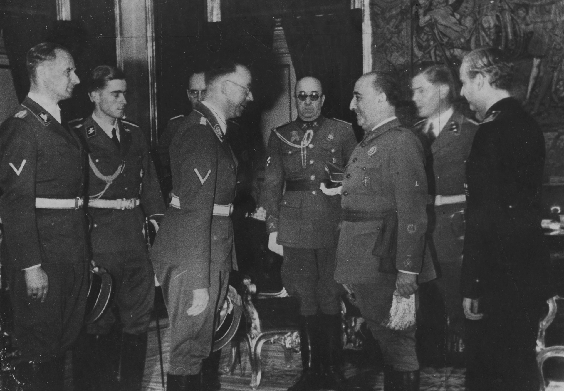 Recepción de Himmler con Francisco Franco en Madrid.